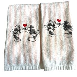 Disney Mickey Minnie Mouse Kiss Smooch Valentine’s Day Love Kitchen Hand Towels